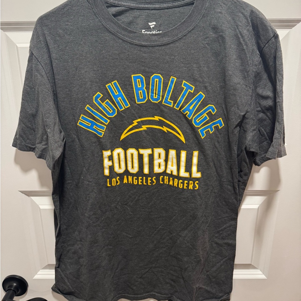La Chargers High Boltage t shirt- great condition